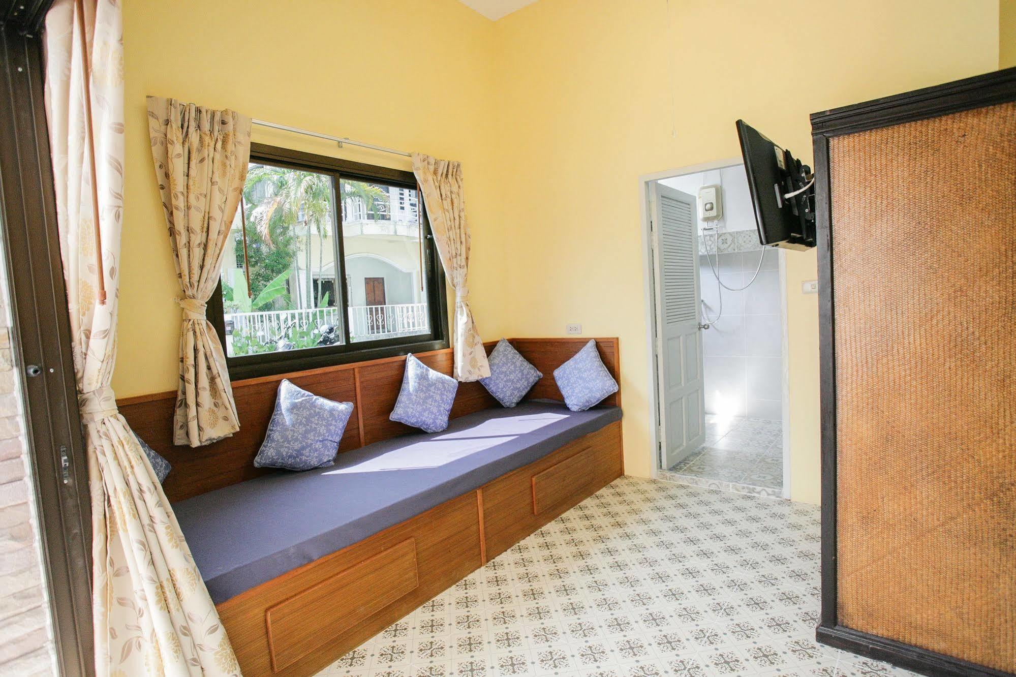 Eriksson Guesthouse Patong Exterior foto