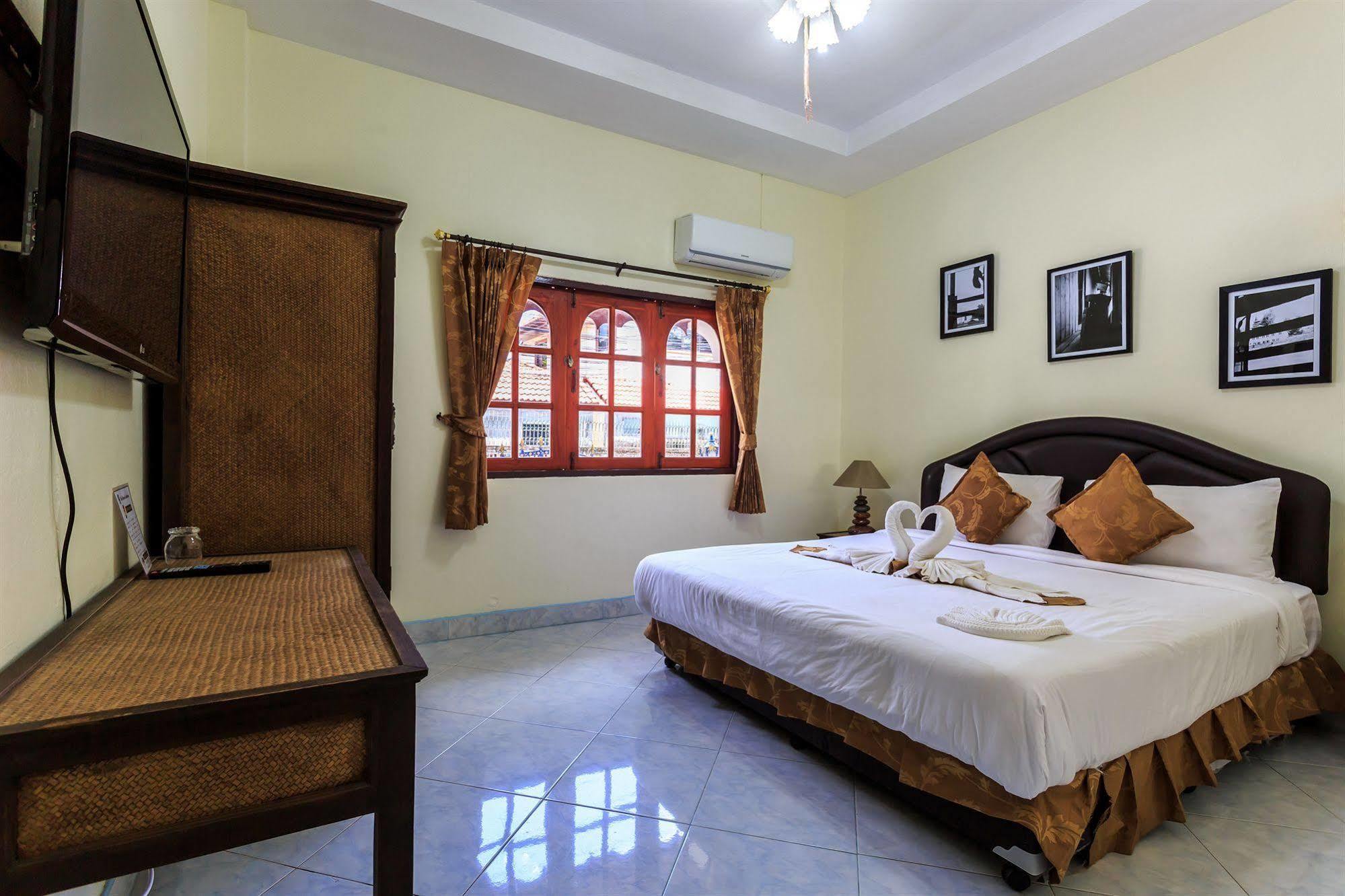 Eriksson Guesthouse Patong Exterior foto