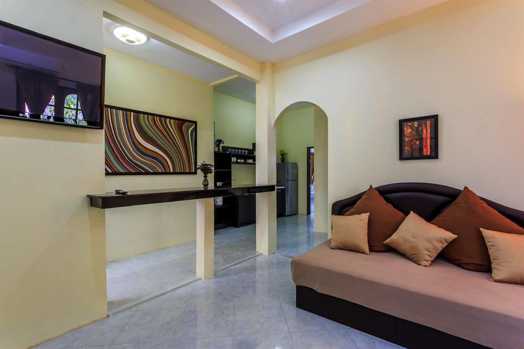 Eriksson Guesthouse Patong Exterior foto